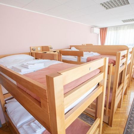 Hostel Amd Belgrado Esterno foto
