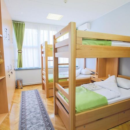 Hostel Amd Belgrado Esterno foto