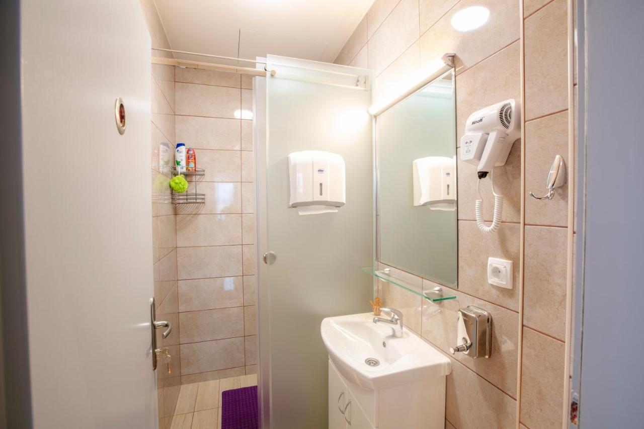 Hostel Amd Belgrado Esterno foto