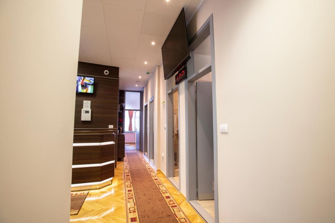 Hostel Amd Belgrado Esterno foto