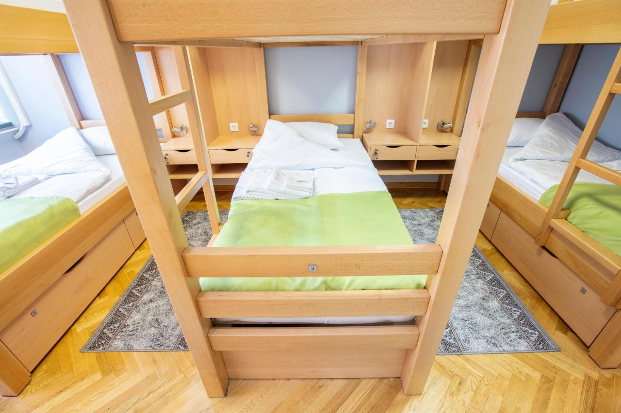 Hostel Amd Belgrado Esterno foto