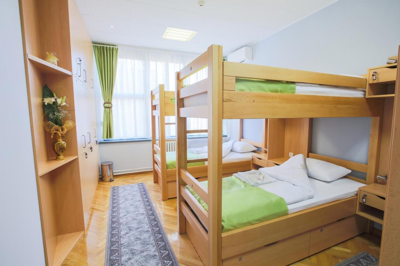 Hostel Amd Belgrado Esterno foto