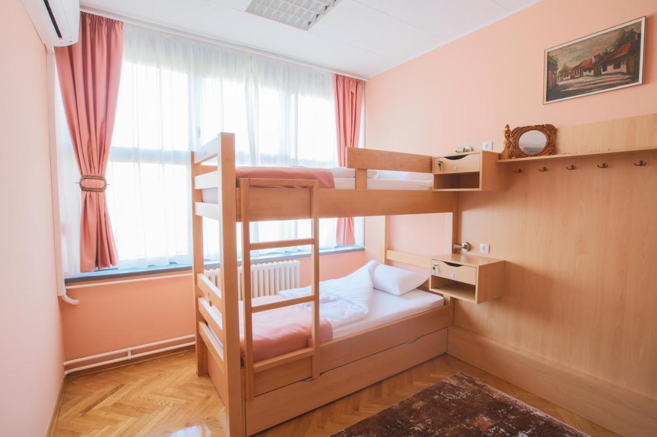 Hostel Amd Belgrado Esterno foto